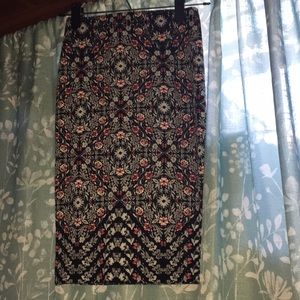 Patterned pencil skirt